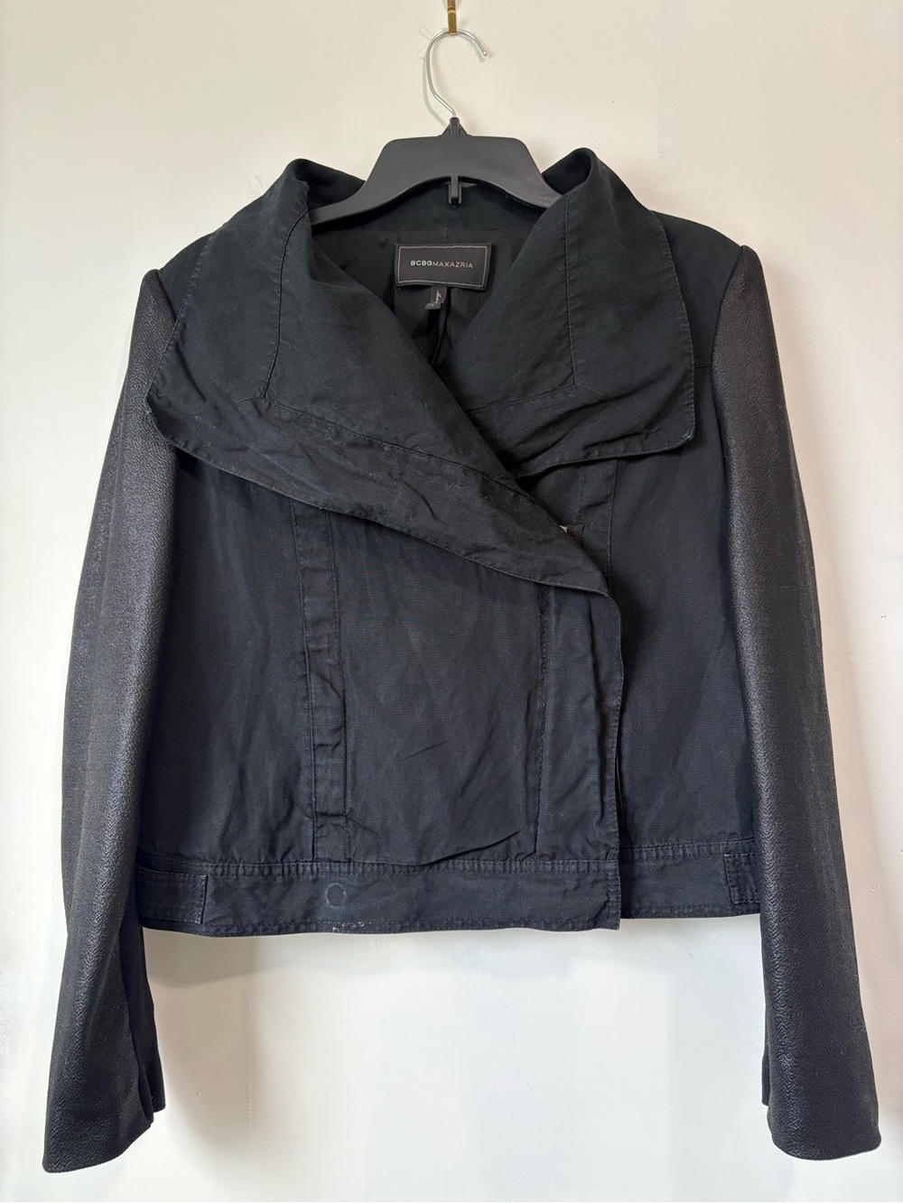 BCBGMaxAzria Black Mixed-Media Draped Leather-Sleeve Jacket